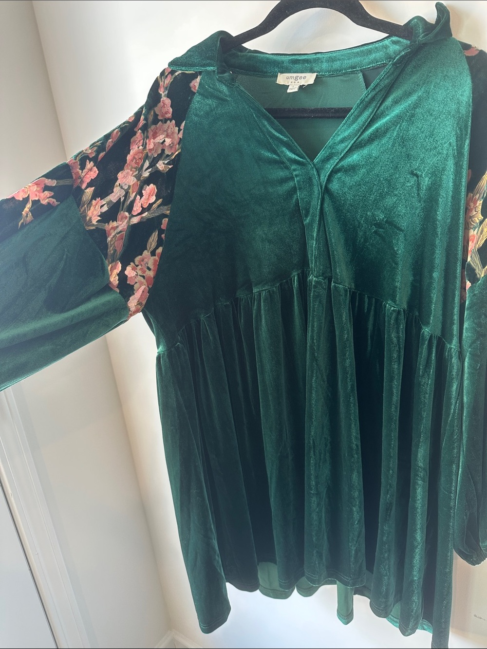 Umgee Emerald Velvet Tunic Dress with Floral Sleeve Accents